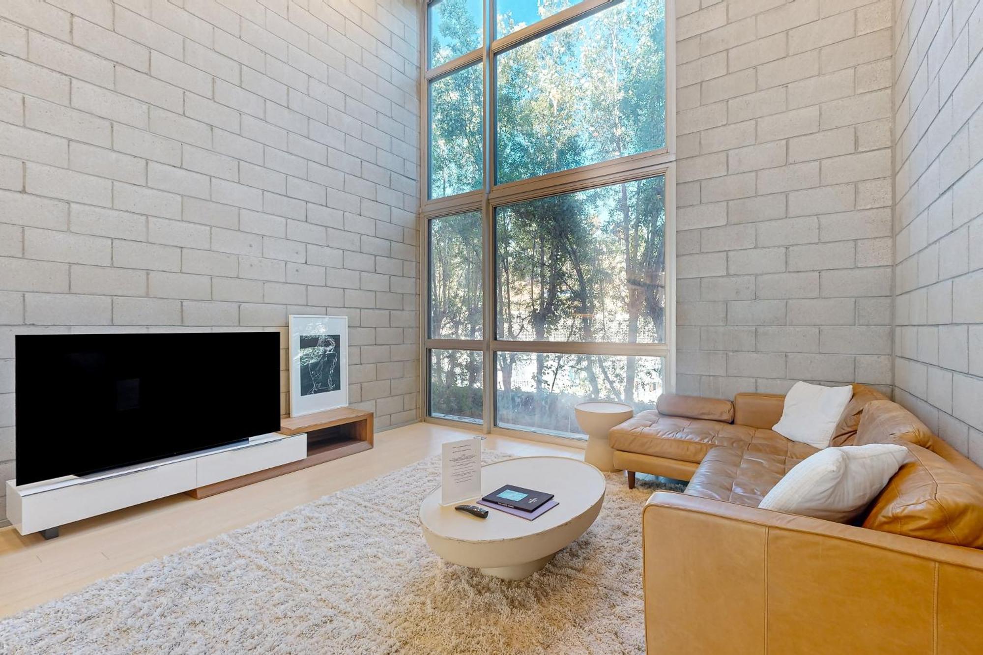 Modern Loft-Style Townhouse In Los Angeles Exterior photo